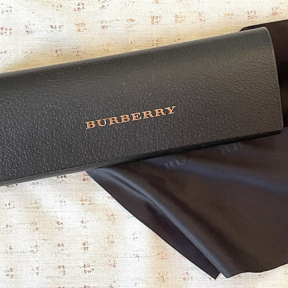 Burberry Eyeglass Case with handkerchief